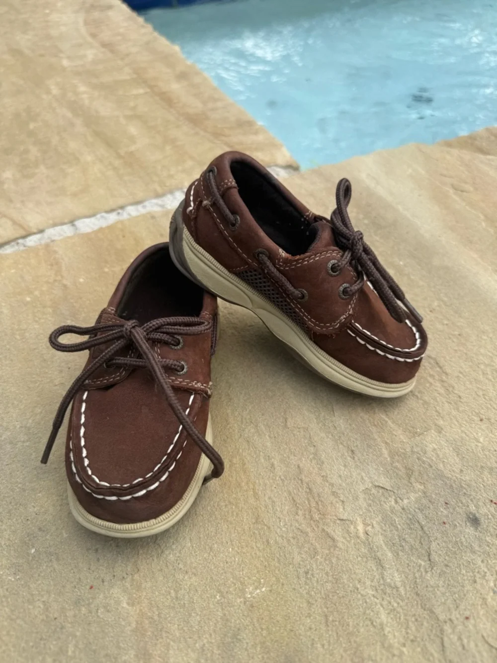 Boys Brown Leather Boat Shoes – Size 7.5W (Approx.)